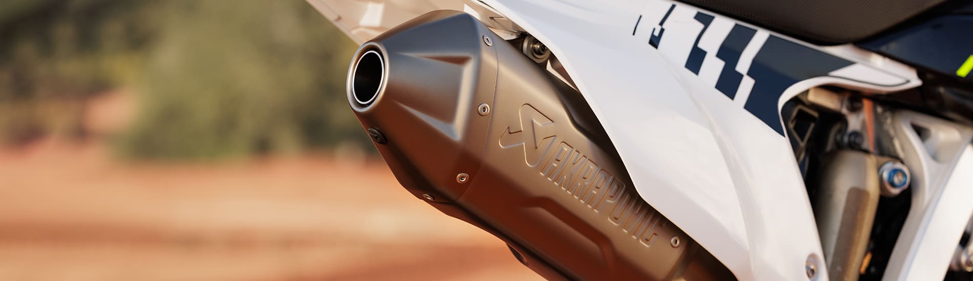 Triumph Akrapovic TF 250  sound cylinder engine )